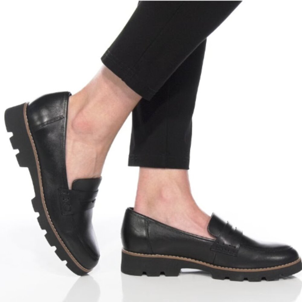NWOB Vionic Cheryl II Women's Black Loafers Leather Size 9.5 Wide Slip On